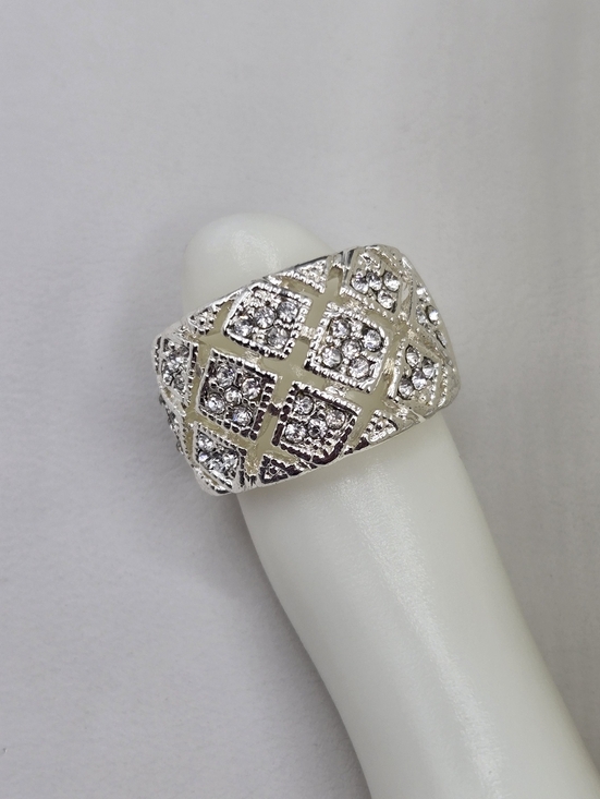 Swarovski Crystal Elements Silver Statement Ring Clear Size 7 Band Style Prom